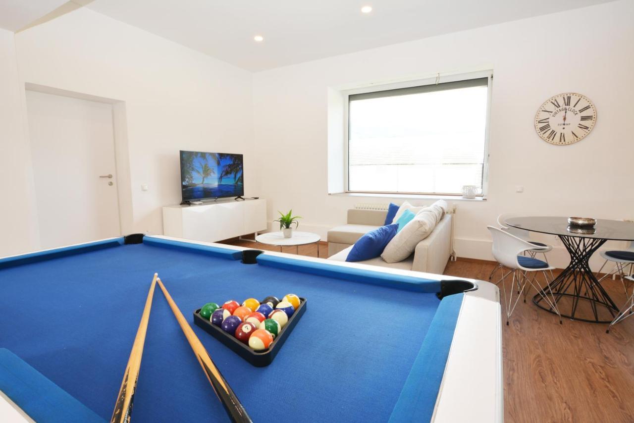 Alpenblick - Modernes Und Grosszuegiges Apartment 빌라흐 외부 사진