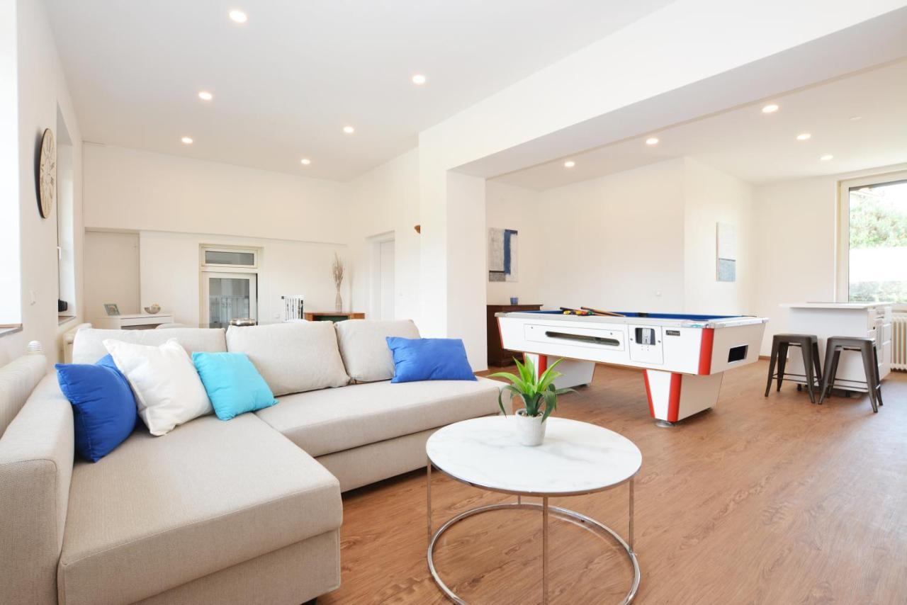 Alpenblick - Modernes Und Grosszuegiges Apartment 빌라흐 외부 사진